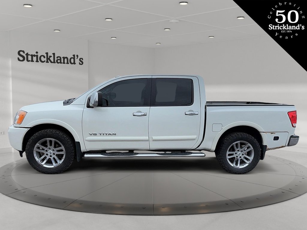 2014 Nissan Titan Crew Cab SV 4X4 SWB in Stratford, Ontario - 5 - w1024h768px