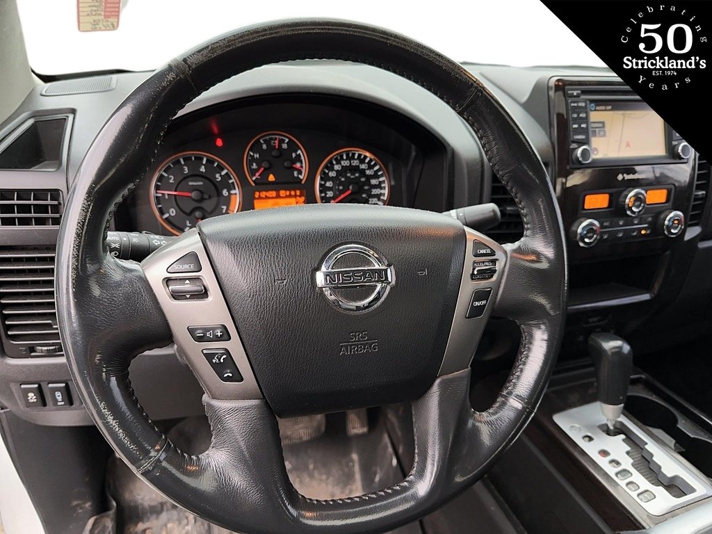 2014 Nissan Titan Crew Cab SV 4X4 SWB in Stratford, Ontario - 9 - w1024h768px