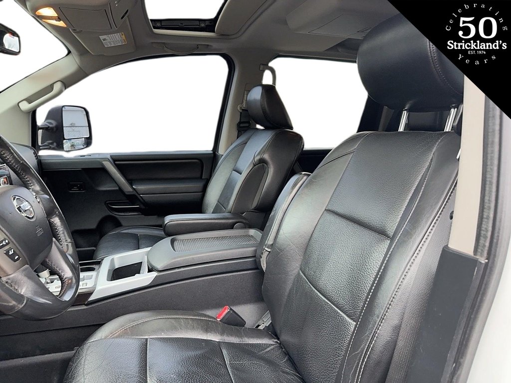 2014 Nissan Titan Crew Cab SV 4X4 SWB in Stratford, Ontario - 7 - w1024h768px