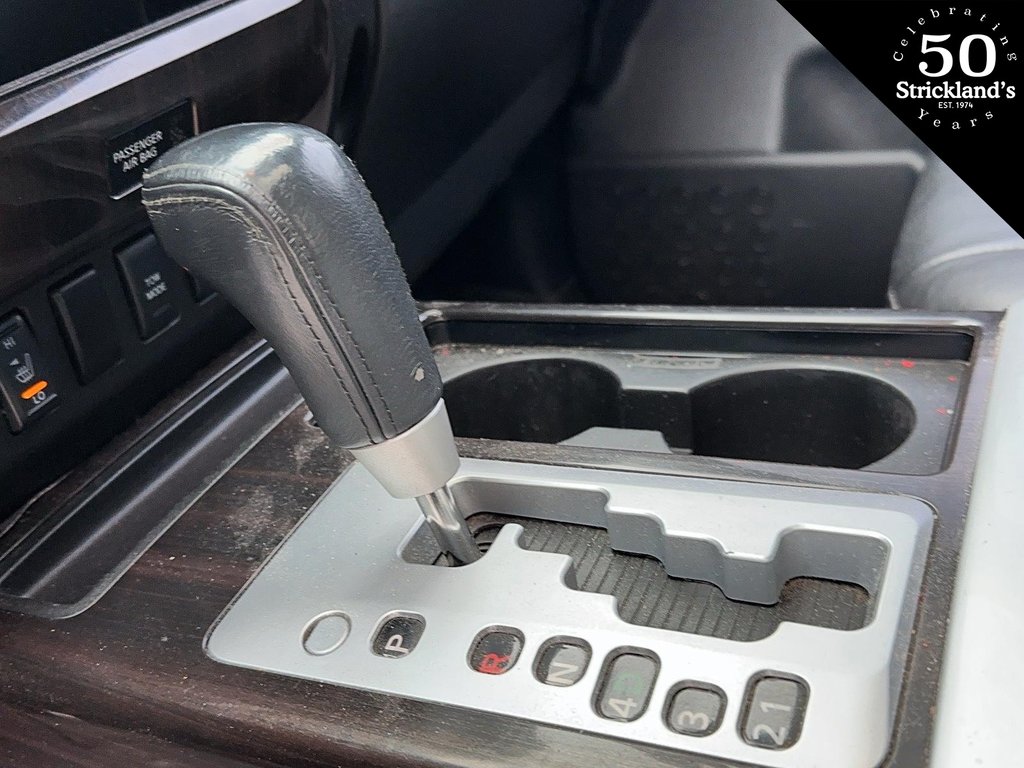 2014 Nissan Titan Crew Cab SV 4X4 SWB in Stratford, Ontario - 12 - w1024h768px