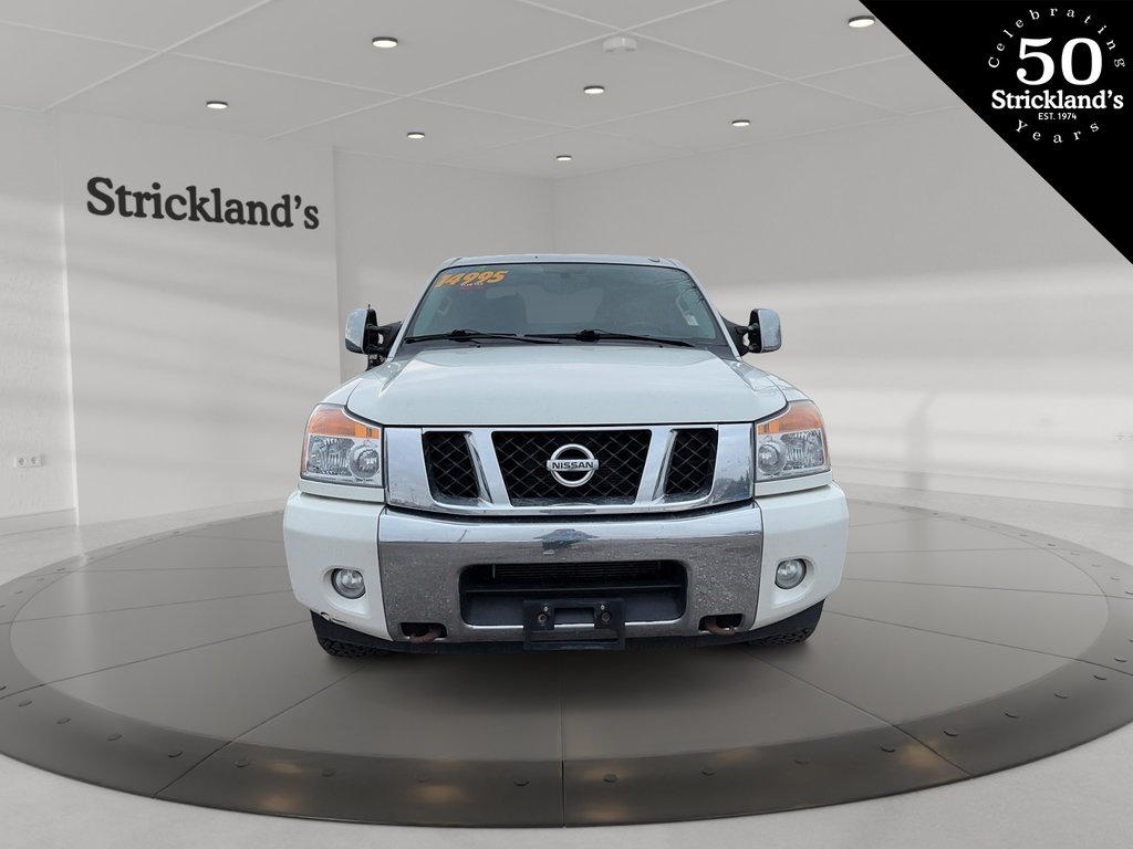 2014 Nissan Titan Crew Cab SV 4X4 SWB in Stratford, Ontario - 2 - w1024h768px