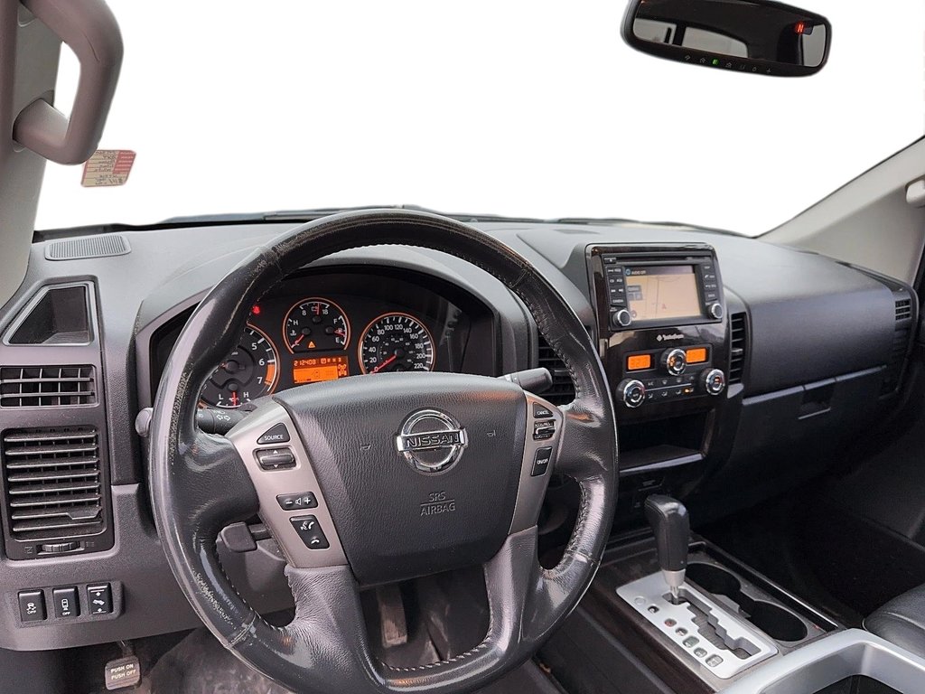 2014 Nissan Titan Crew Cab SV 4X4 SWB in Stratford, Ontario - 8 - w1024h768px