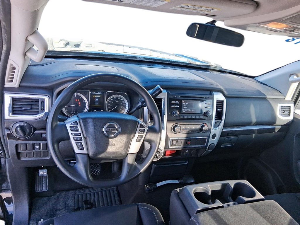 2018 Nissan Titan King Cab SV 4x4 in Stratford, Ontario - 11 - w1024h768px