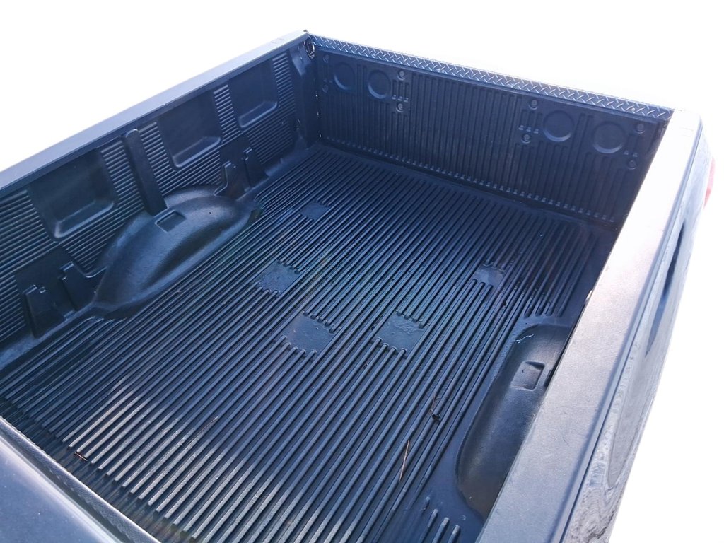 2018 Nissan Titan King Cab SV 4x4 in Stratford, Ontario - 19 - w1024h768px