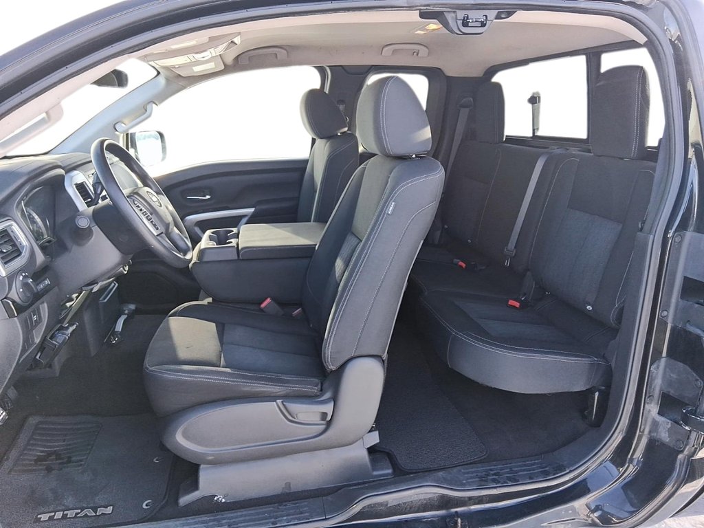 2018 Nissan Titan King Cab SV 4x4 in Stratford, Ontario - 10 - w1024h768px