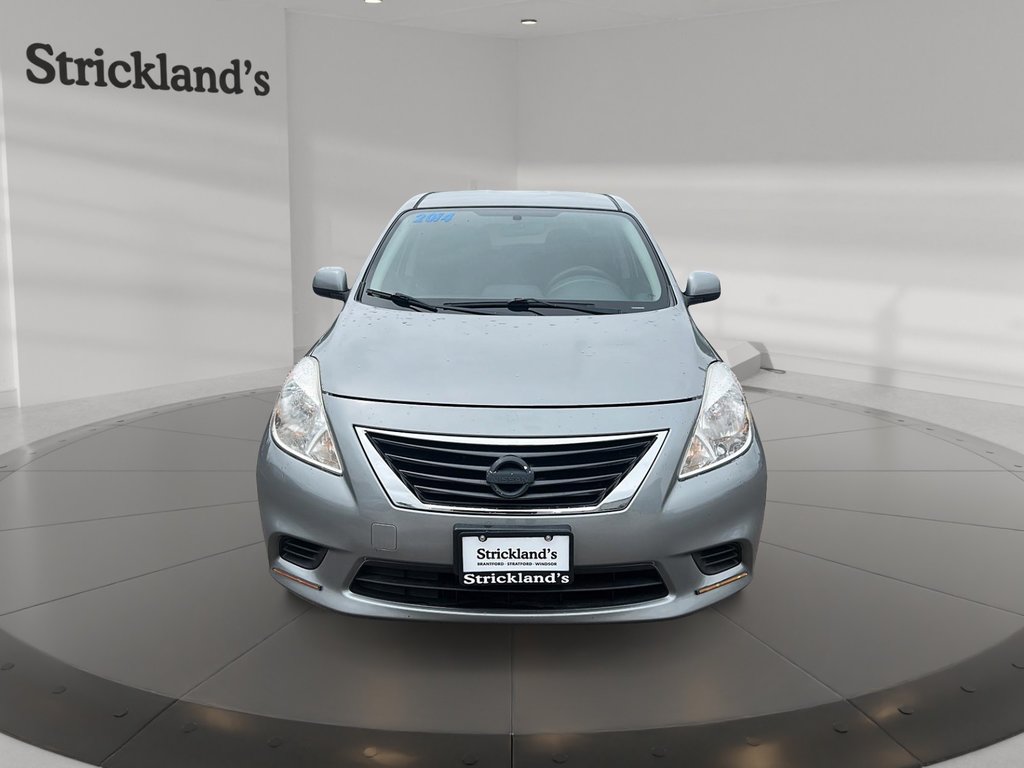 2014 Nissan Versa Sedan 1.6 SL CVT in Stratford, Ontario - 2 - w1024h768px
