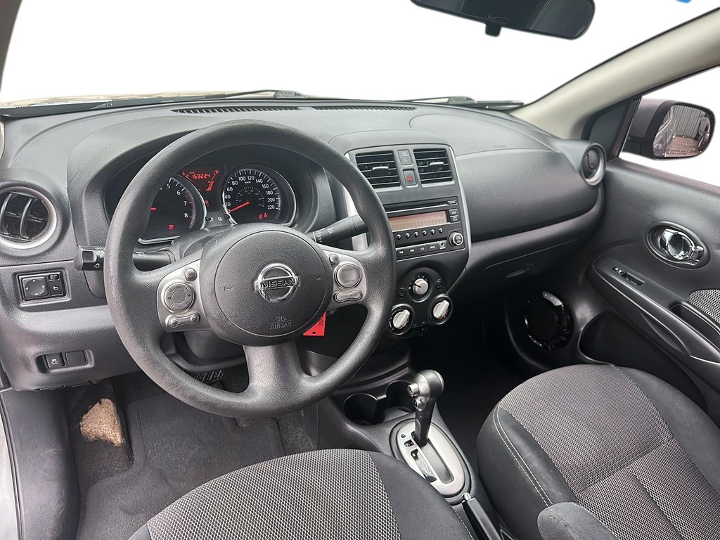 2014 Nissan Versa Sedan 1.6 SL CVT in Stratford, Ontario - 9 - w1024h768px