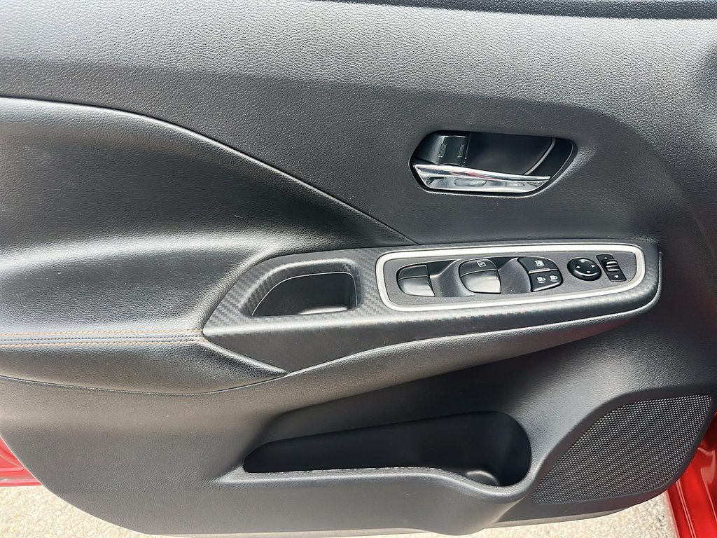 2021 Nissan Versa 1.6 SR CVT in Stratford, Ontario - 10 - w1024h768px