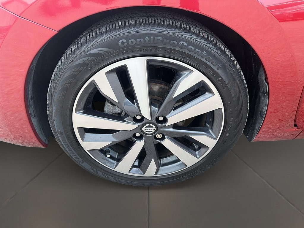 2021 Nissan Versa 1.6 SR CVT in Stratford, Ontario - 7 - w1024h768px