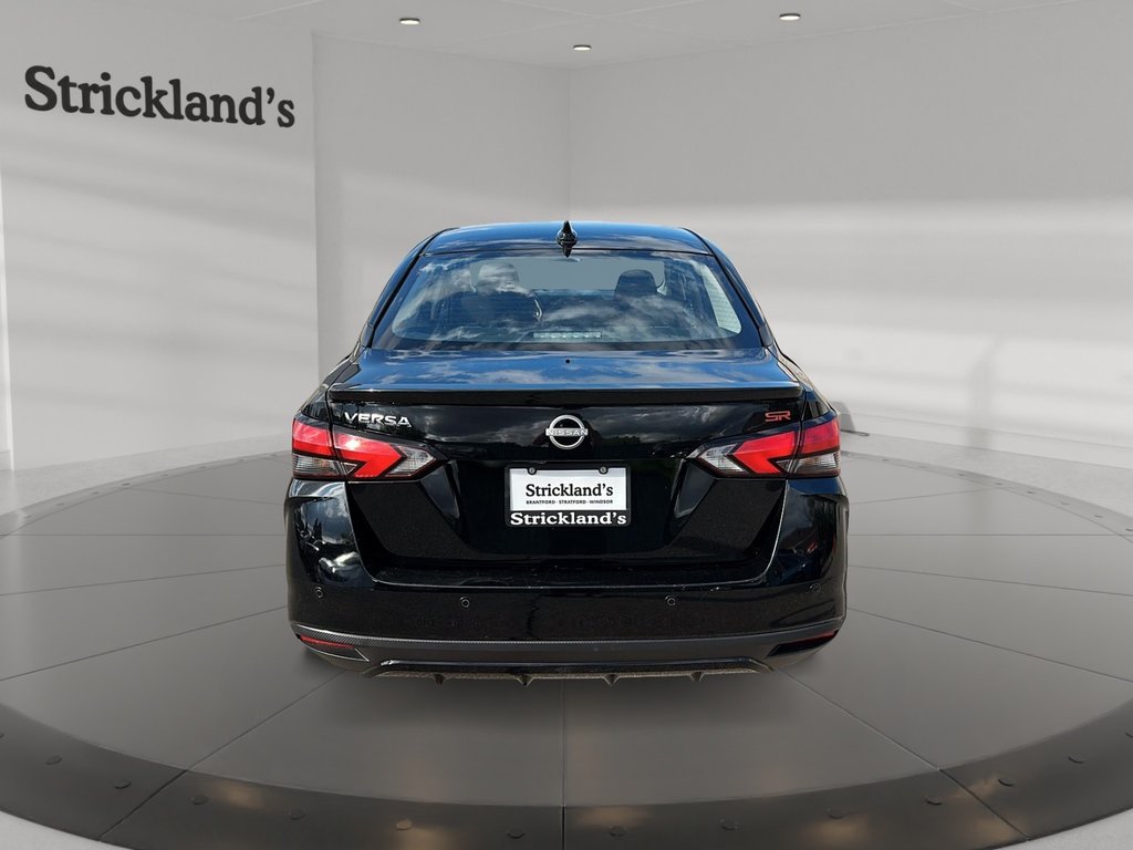 2023 Nissan Versa 1.6 SR CVT in Stratford, Ontario - 3 - w1024h768px