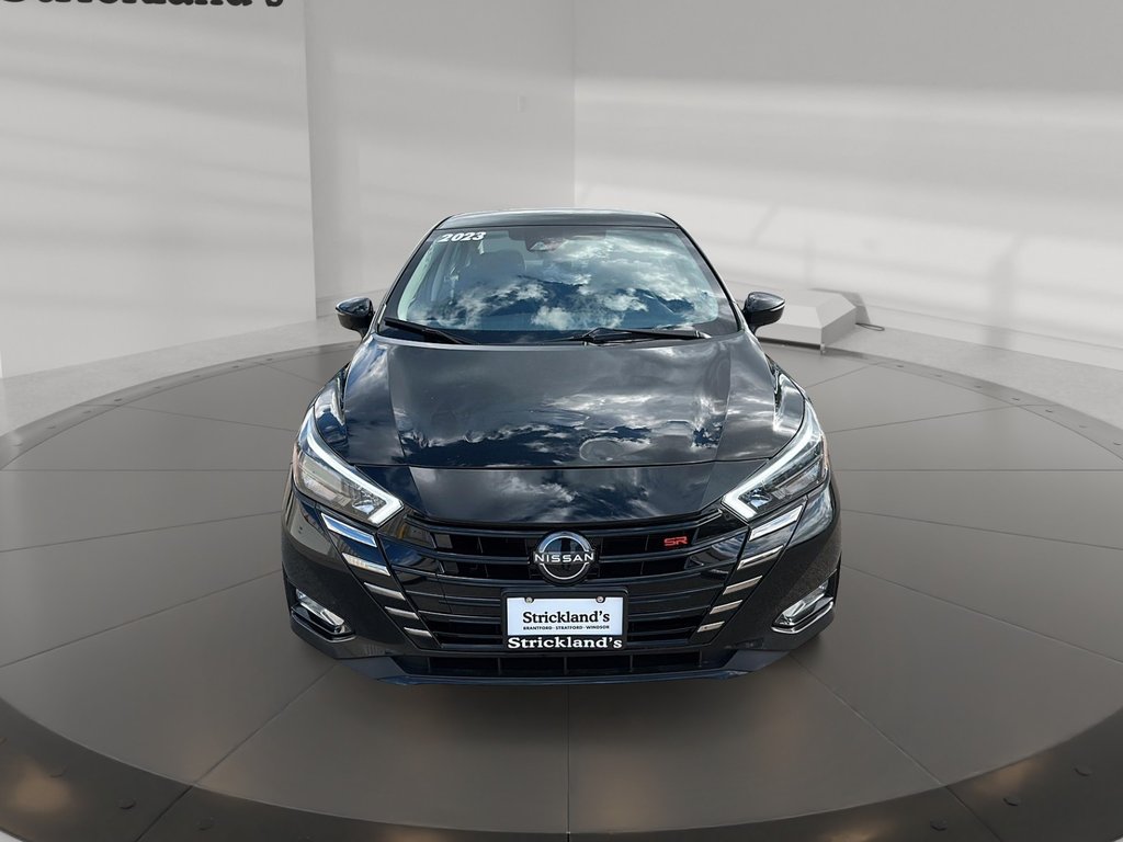 2023 Nissan Versa 1.6 SR CVT in Stratford, Ontario - 2 - w1024h768px