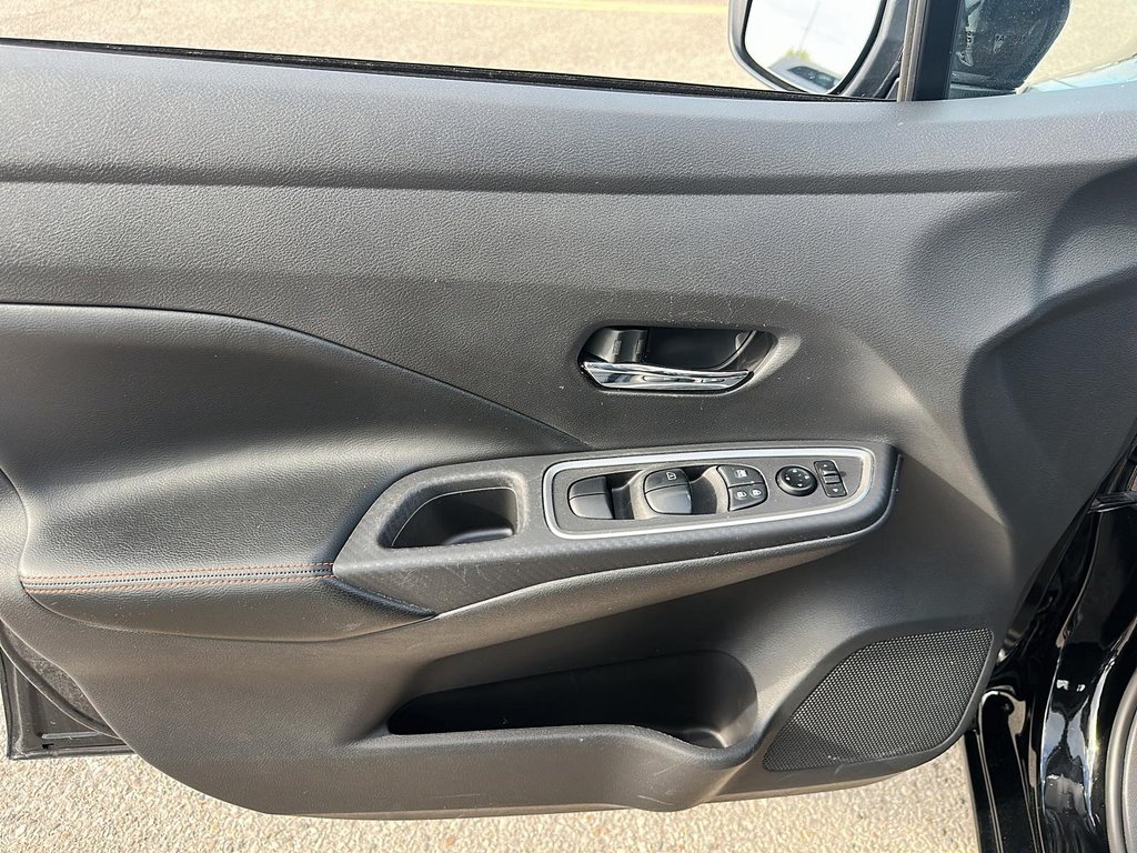2023 Nissan Versa 1.6 SR CVT in Stratford, Ontario - 10 - w1024h768px
