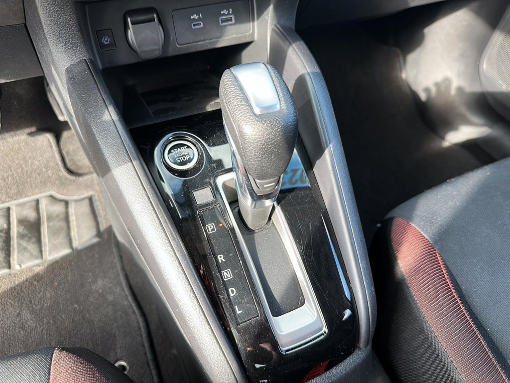 2023 Nissan Versa 1.6 SR CVT in Stratford, Ontario - 14 - w1024h768px