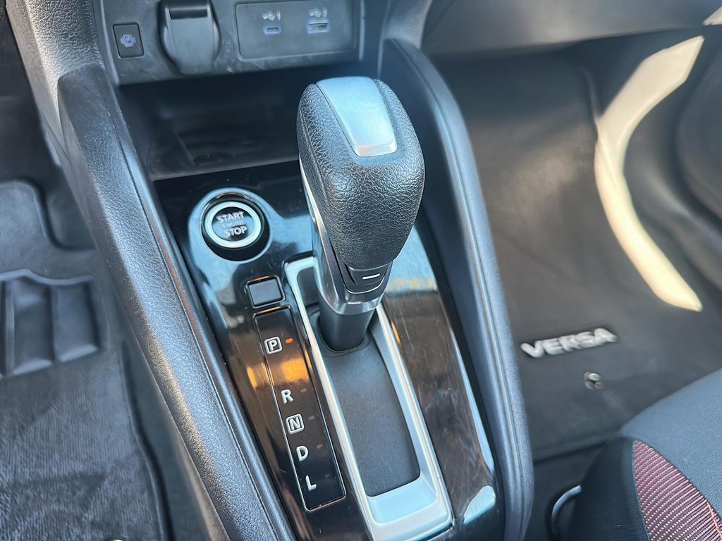 2023 Nissan Versa 1.6 SR CVT in Stratford, Ontario - 13 - w1024h768px