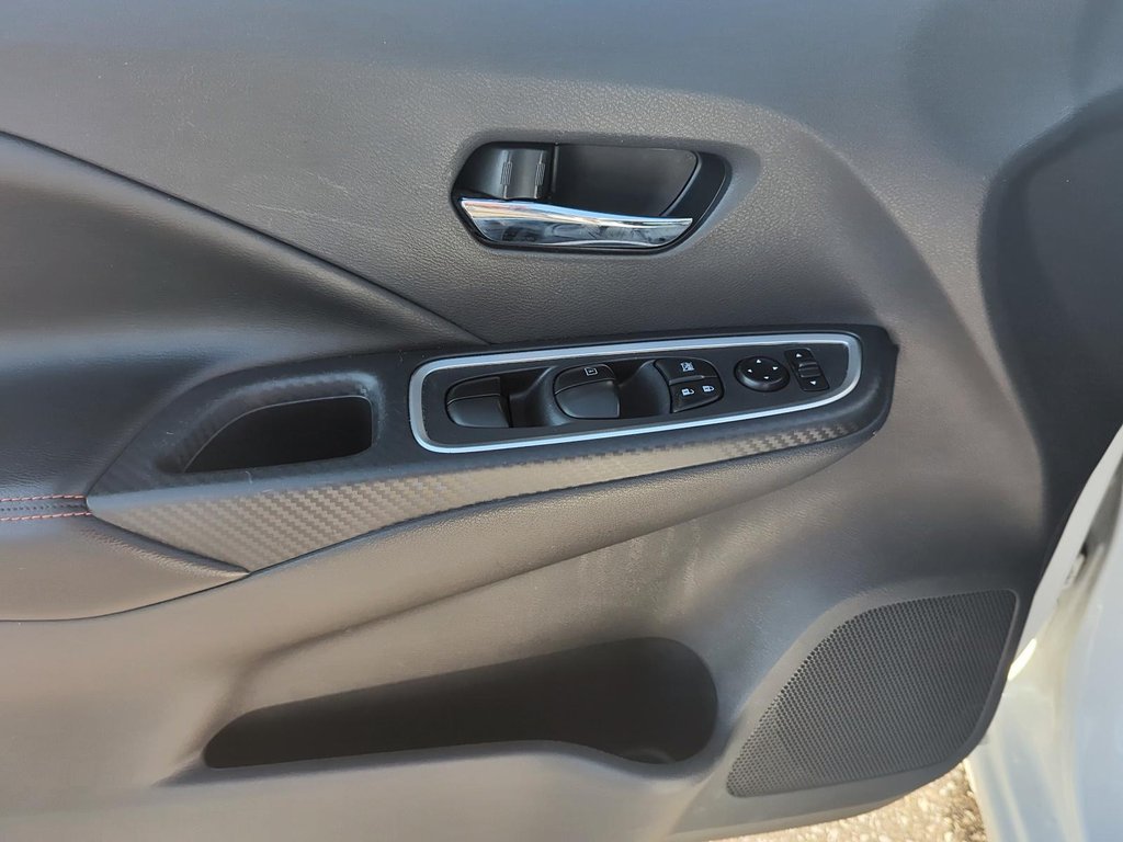 2023 Nissan Versa 1.6 SR CVT in Stratford, Ontario - 11 - w1024h768px