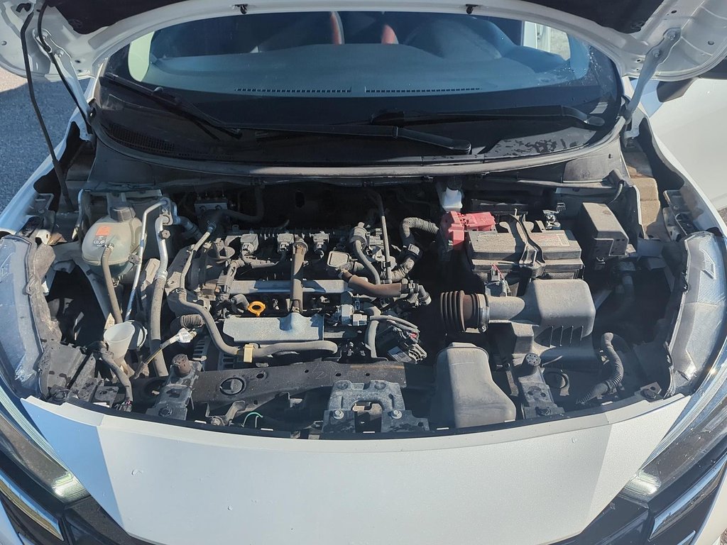 2023 Nissan Versa 1.6 SR CVT in Stratford, Ontario - 8 - w1024h768px