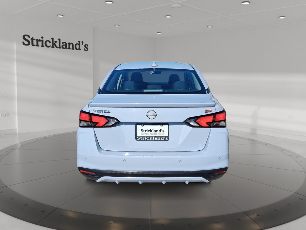 2023 Nissan Versa 1.6 SR CVT in Stratford, Ontario - 3 - w1024h768px