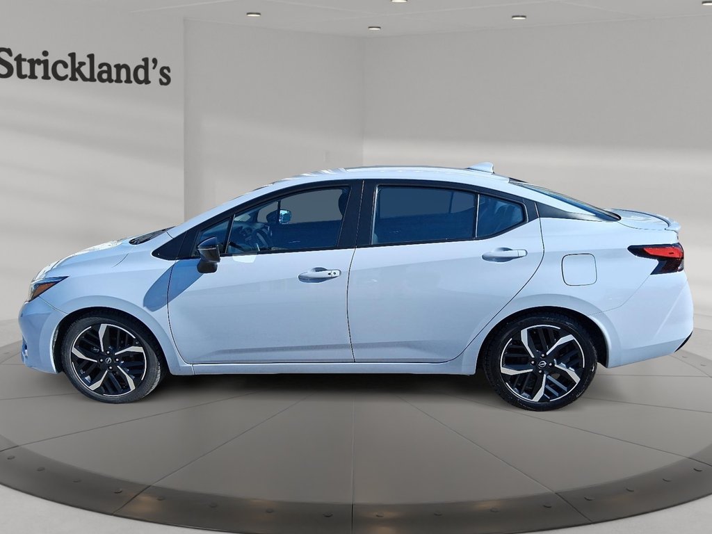 2023 Nissan Versa 1.6 SR CVT in Stratford, Ontario - 5 - w1024h768px