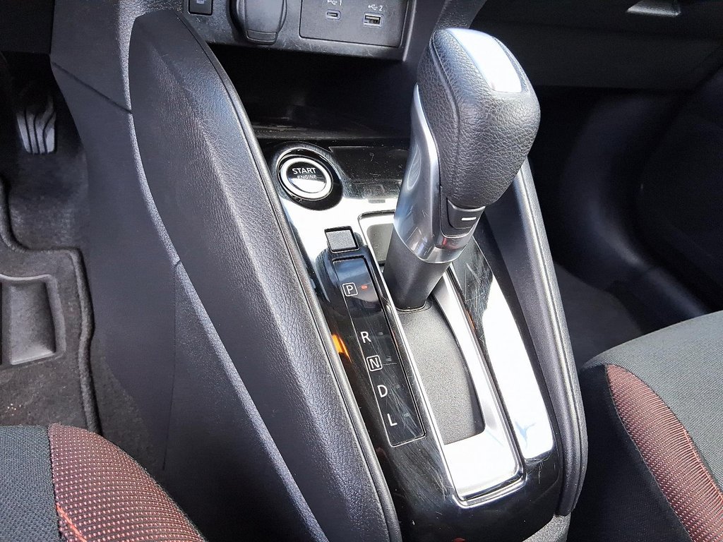 2023 Nissan Versa 1.6 SR CVT in Stratford, Ontario - 16 - w1024h768px