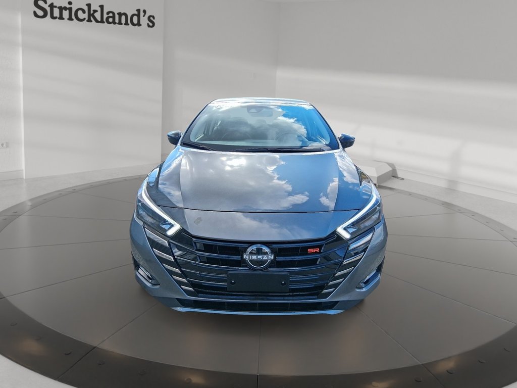 2023 Nissan Versa 1.6 SR CVT in Stratford, Ontario - 2 - w1024h768px
