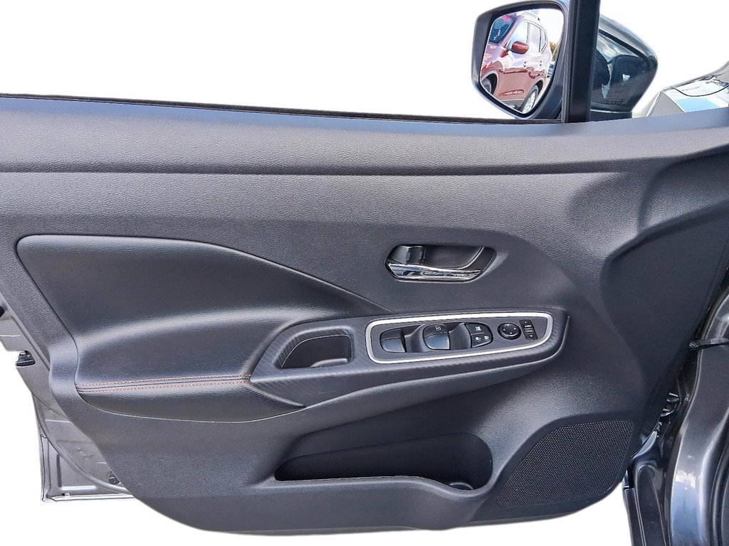 2023 Nissan Versa 1.6 SR CVT in Stratford, Ontario - 11 - w1024h768px