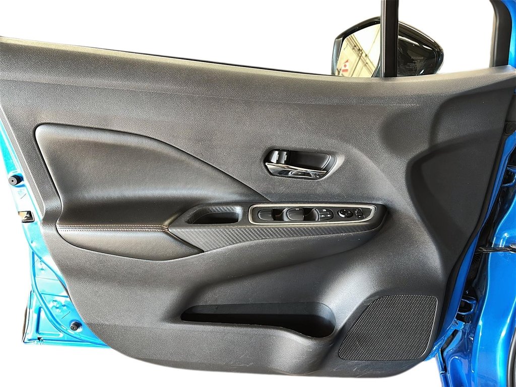 2023 Nissan Versa 1.6 SR CVT in Stratford, Ontario - 10 - w1024h768px