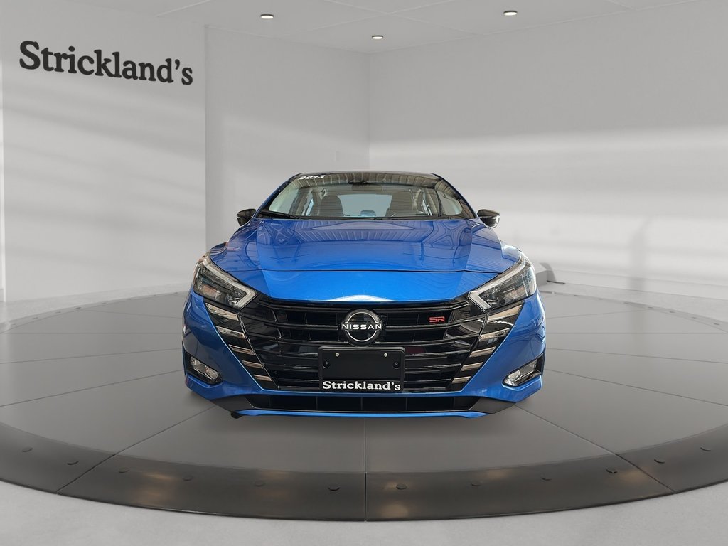 2023 Nissan Versa 1.6 SR CVT in Stratford, Ontario - 2 - w1024h768px