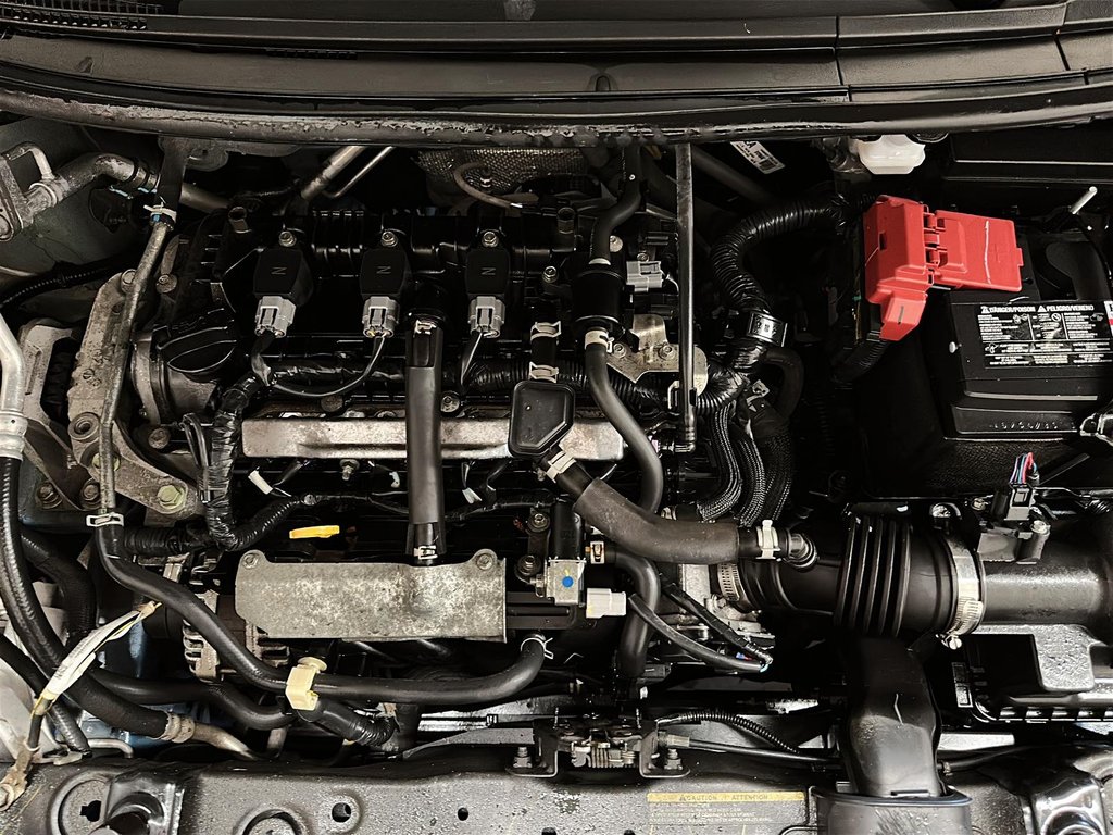 2023 Nissan Versa 1.6 SR CVT in Stratford, Ontario - 7 - w1024h768px