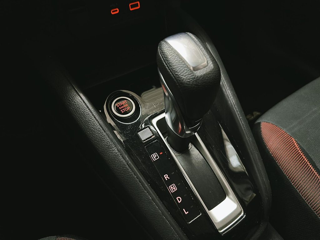 2023 Nissan Versa 1.6 SR CVT in Stratford, Ontario - 14 - w1024h768px