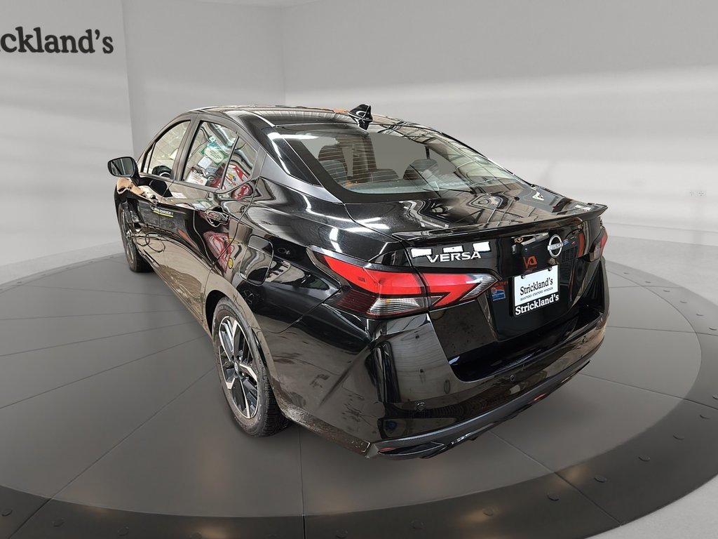 2023 Nissan Versa 1.6 SR CVT in Stratford, Ontario - 4 - w1024h768px