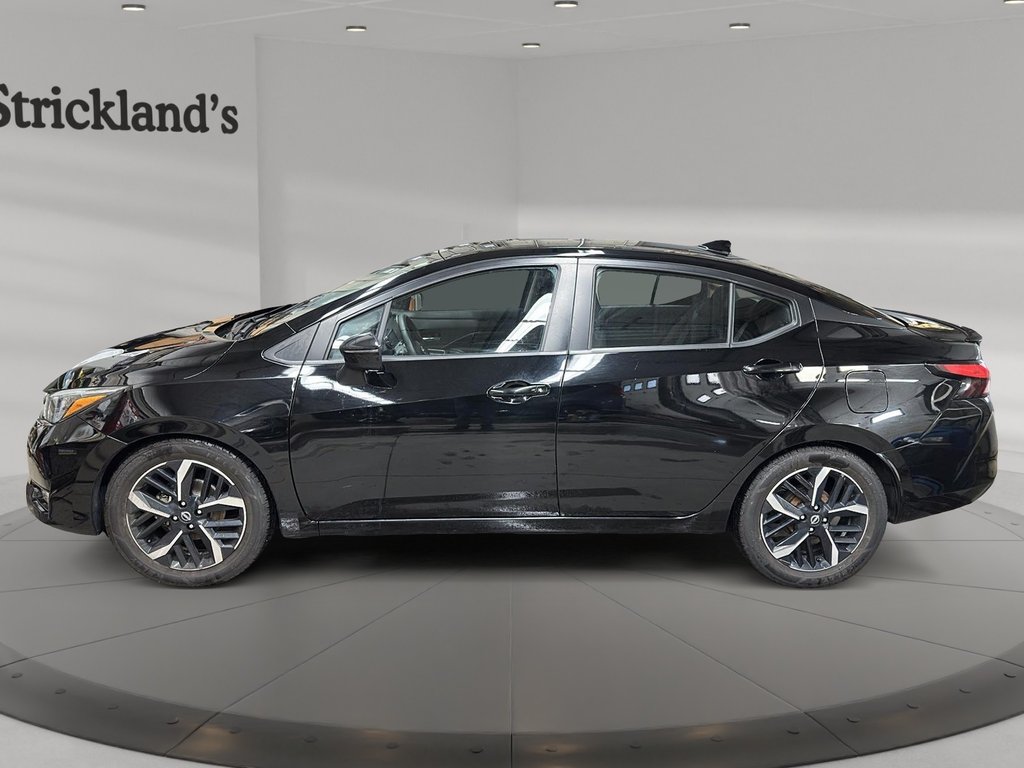 2023 Nissan Versa 1.6 SR CVT in Stratford, Ontario - 5 - w1024h768px