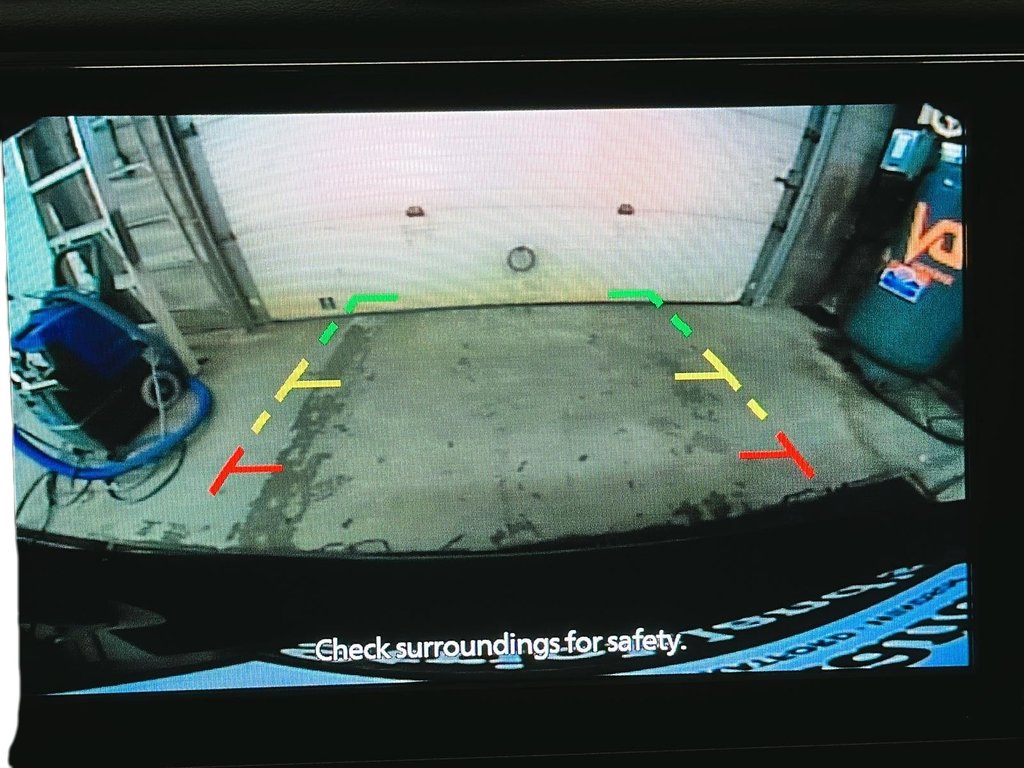 2023 Nissan Versa 1.6 SR CVT in Stratford, Ontario - 15 - w1024h768px