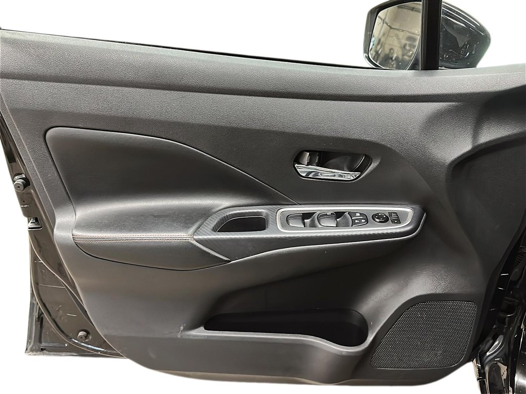 2023 Nissan Versa 1.6 SR CVT in Stratford, Ontario - 10 - w1024h768px