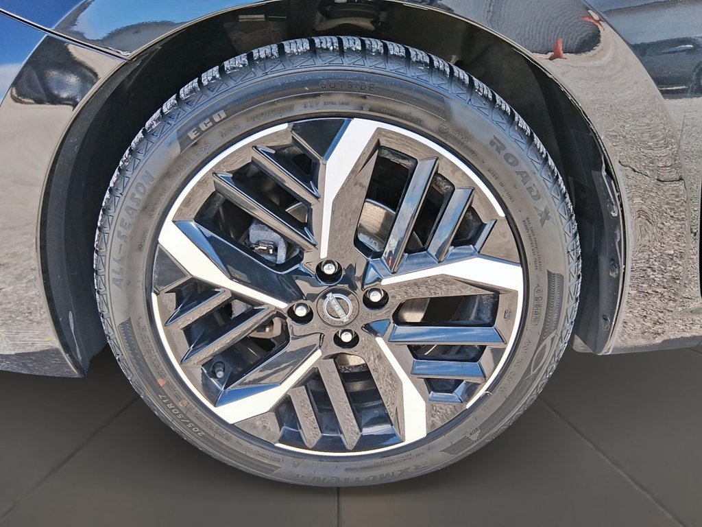 2023 Nissan Versa 1.6 SR CVT in Stratford, Ontario - 7 - w1024h768px