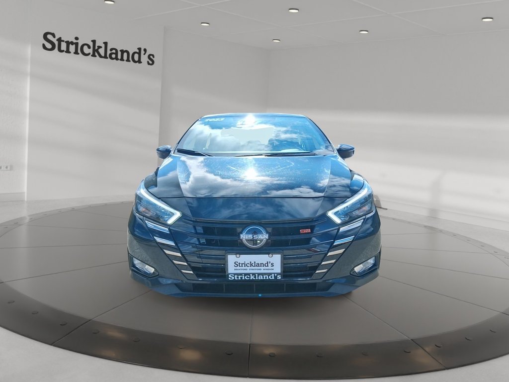 2023 Nissan Versa 1.6 SR CVT in Stratford, Ontario - 2 - w1024h768px