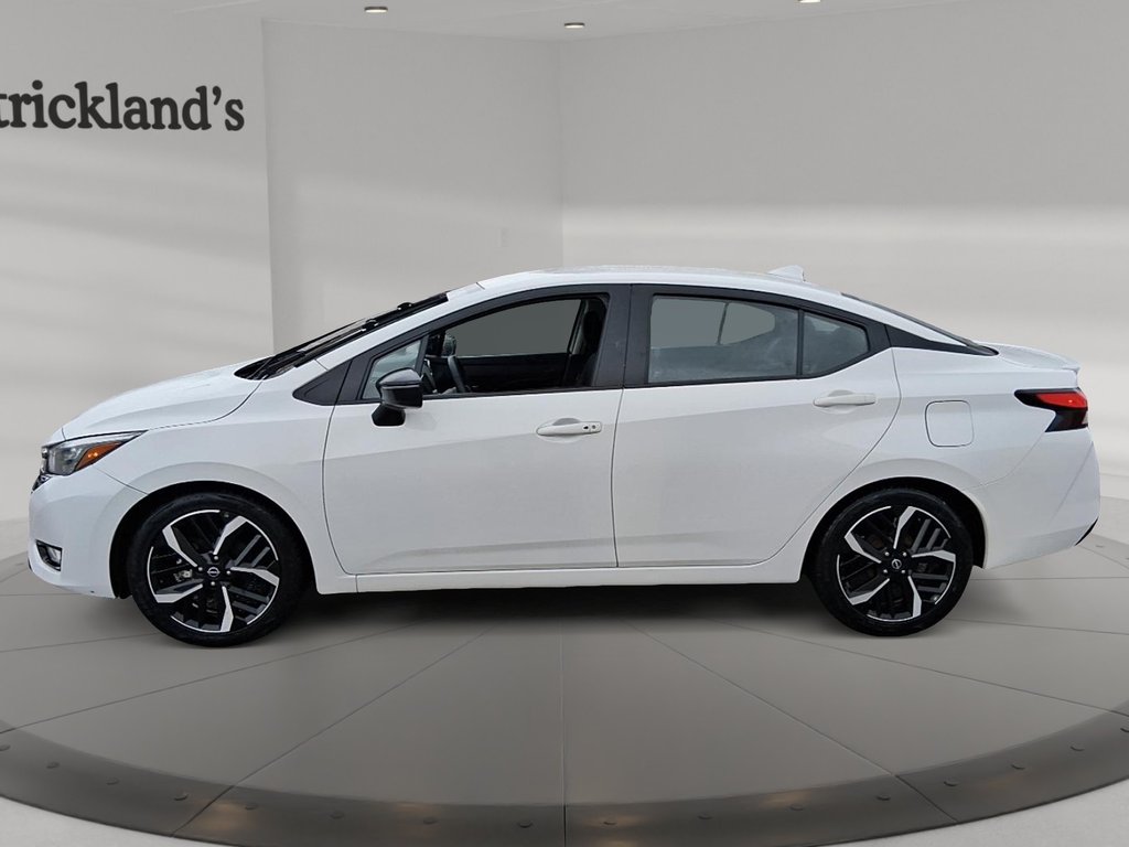 2023 Nissan Versa 1.6 SR CVT in Stratford, Ontario - 5 - w1024h768px