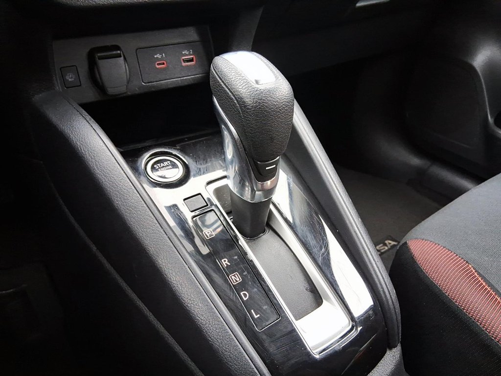 2023 Nissan Versa 1.6 SR CVT in Stratford, Ontario - 16 - w1024h768px