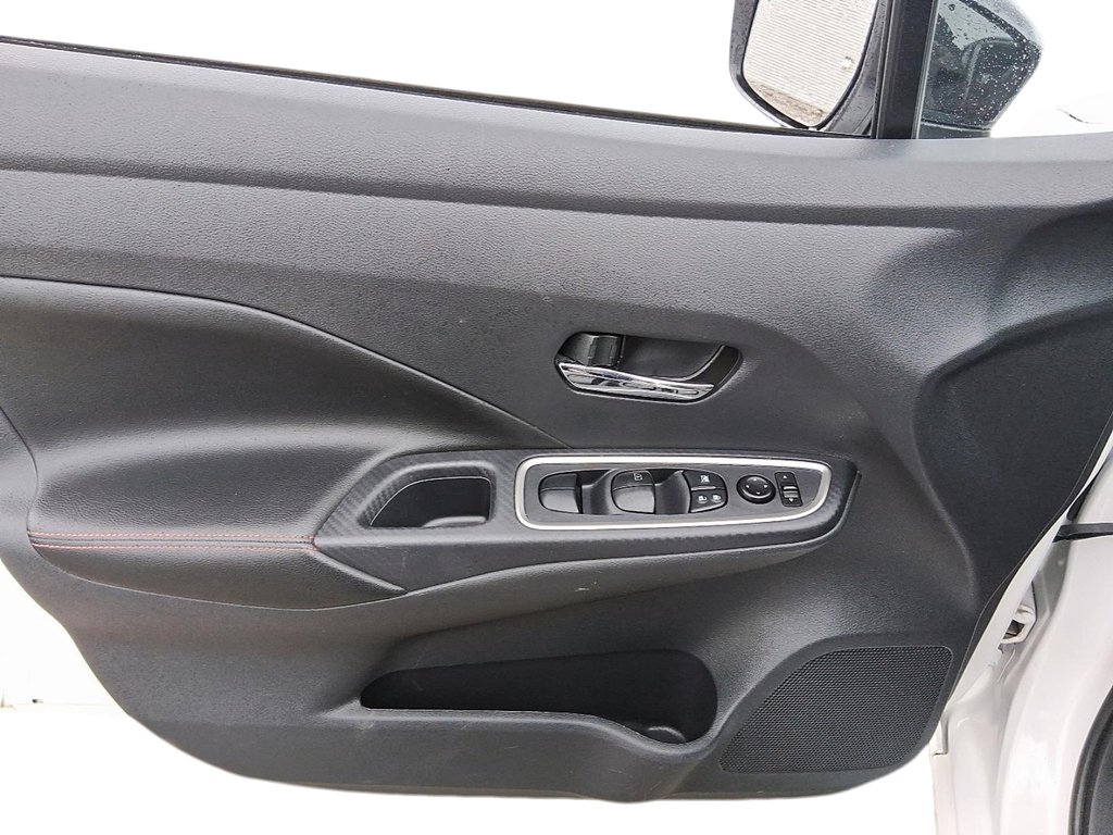 2023 Nissan Versa 1.6 SR CVT in Stratford, Ontario - 11 - w1024h768px