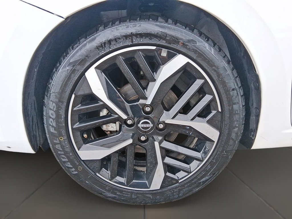 2023 Nissan Versa 1.6 SR CVT in Stratford, Ontario - 7 - w1024h768px