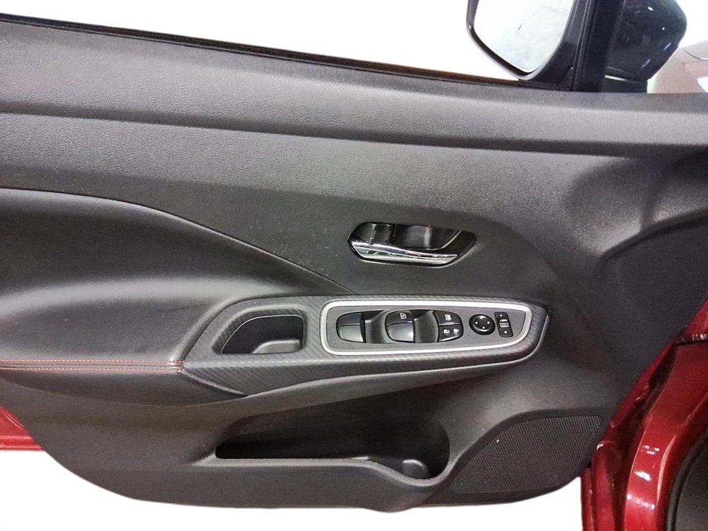 2023 Nissan Versa 1.6 SR CVT in Stratford, Ontario - 11 - w1024h768px