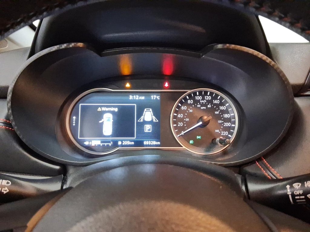 2023 Nissan Versa 1.6 SR CVT in Stratford, Ontario - 14 - w1024h768px