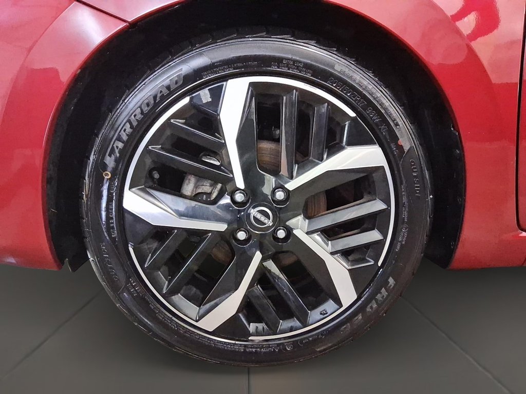 2023 Nissan Versa 1.6 SR CVT in Stratford, Ontario - 7 - w1024h768px