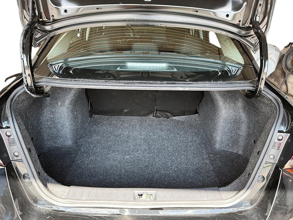 2024 Nissan Versa SV CVT in Stratford, Ontario - 6 - w1024h768px