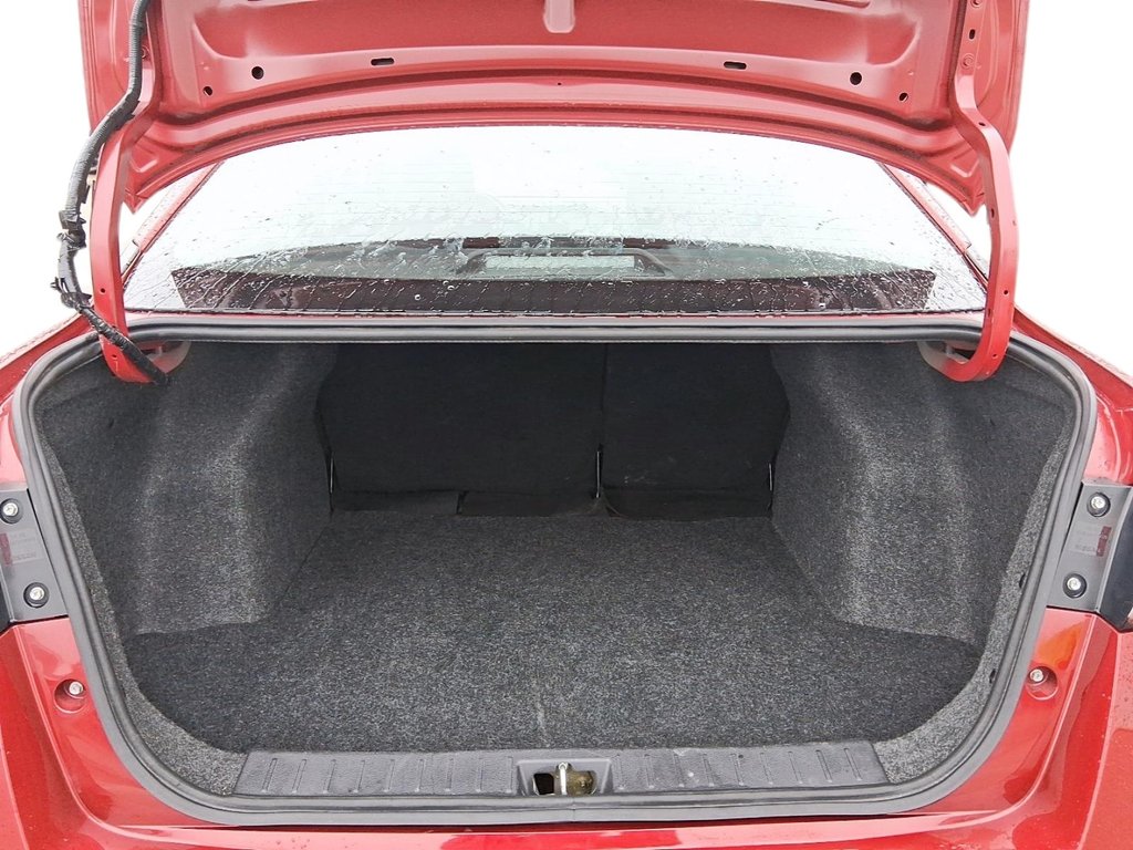 2024 Nissan Versa SV CVT in Stratford, Ontario - 6 - w1024h768px