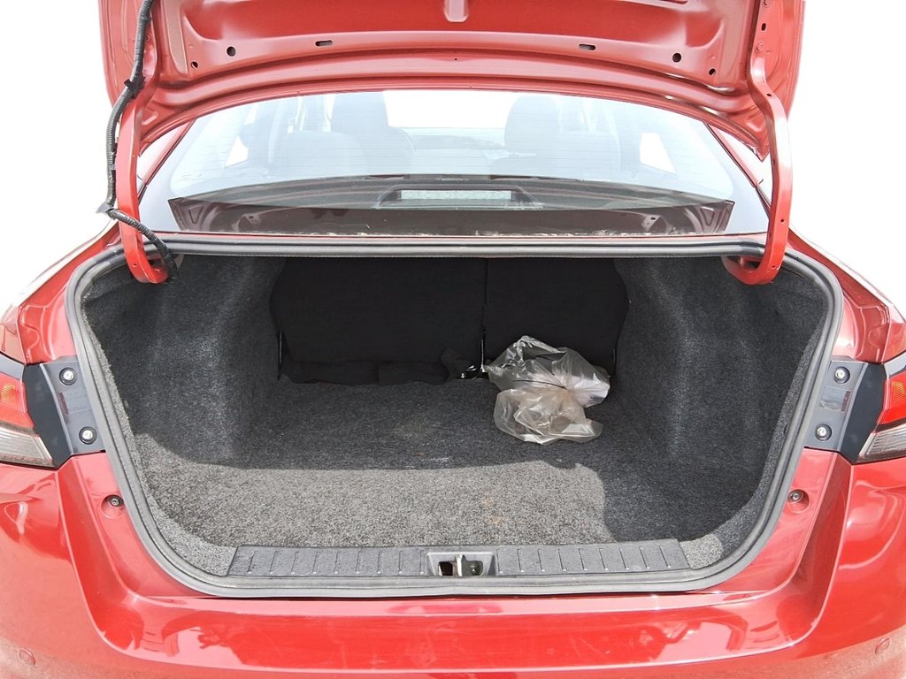 2024 Nissan Versa SV CVT in Stratford, Ontario - 6 - w1024h768px