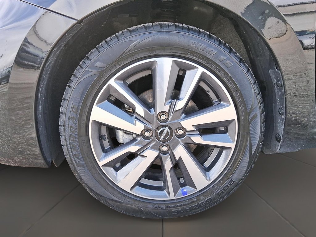 2025 Nissan Versa SV CVT in Stratford, Ontario - 7 - w1024h768px