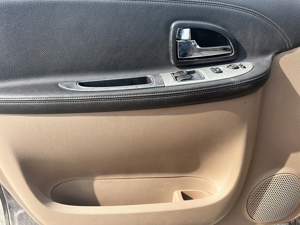 2008 Pontiac Montana SV6 4D Wagon in Stratford, Ontario - 9 - w1024h768px