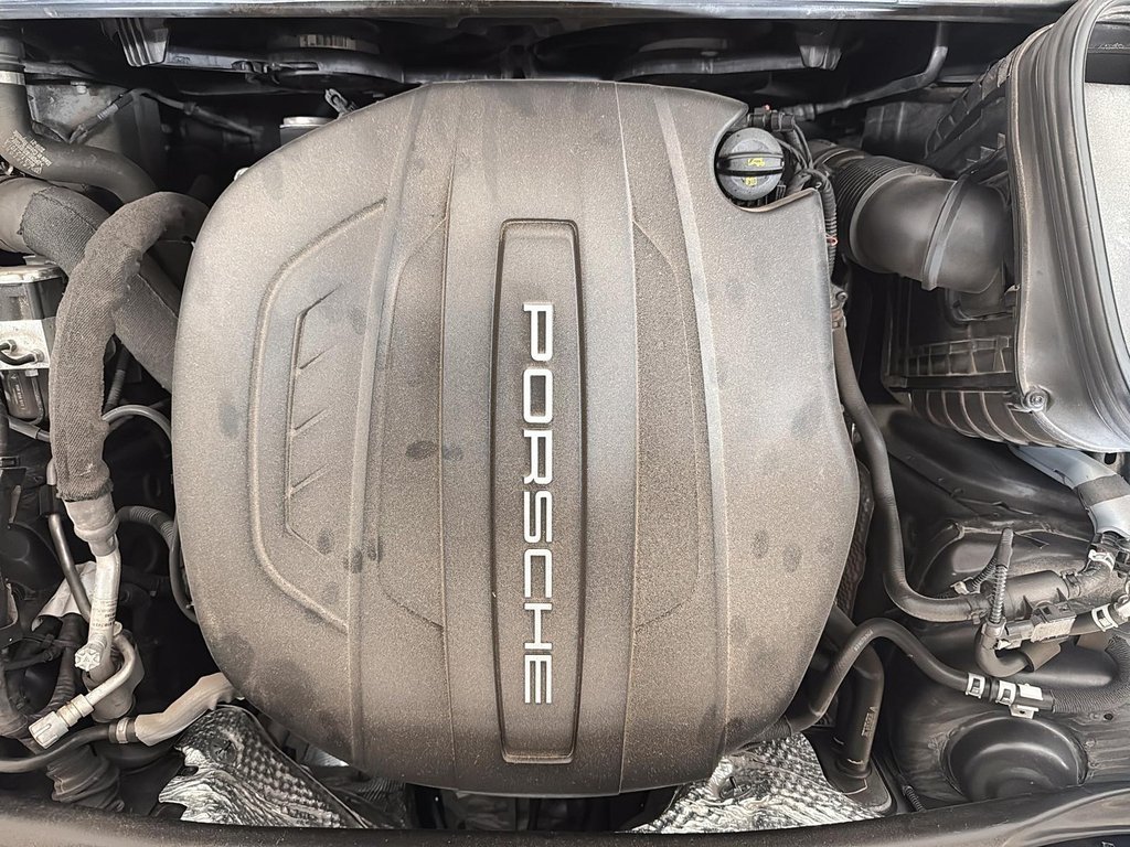 2021 Porsche Macan in Stratford, Ontario - 7 - w1024h768px