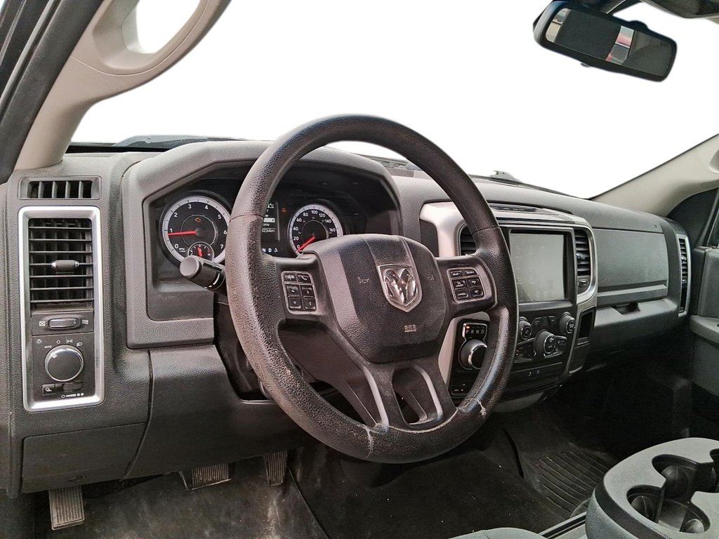 2016 Ram 1500 Crew Cab 4x4 SLT (140.5 WB - 5.7 Box) in Stratford, Ontario - 9 - w1024h768px