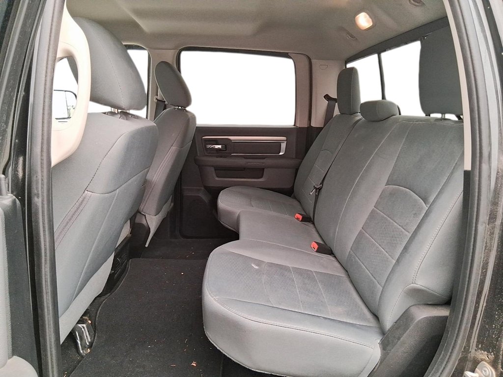 2016 Ram 1500 Crew Cab 4x4 SLT (140.5 WB - 5.7 Box) in Stratford, Ontario - 8 - w1024h768px